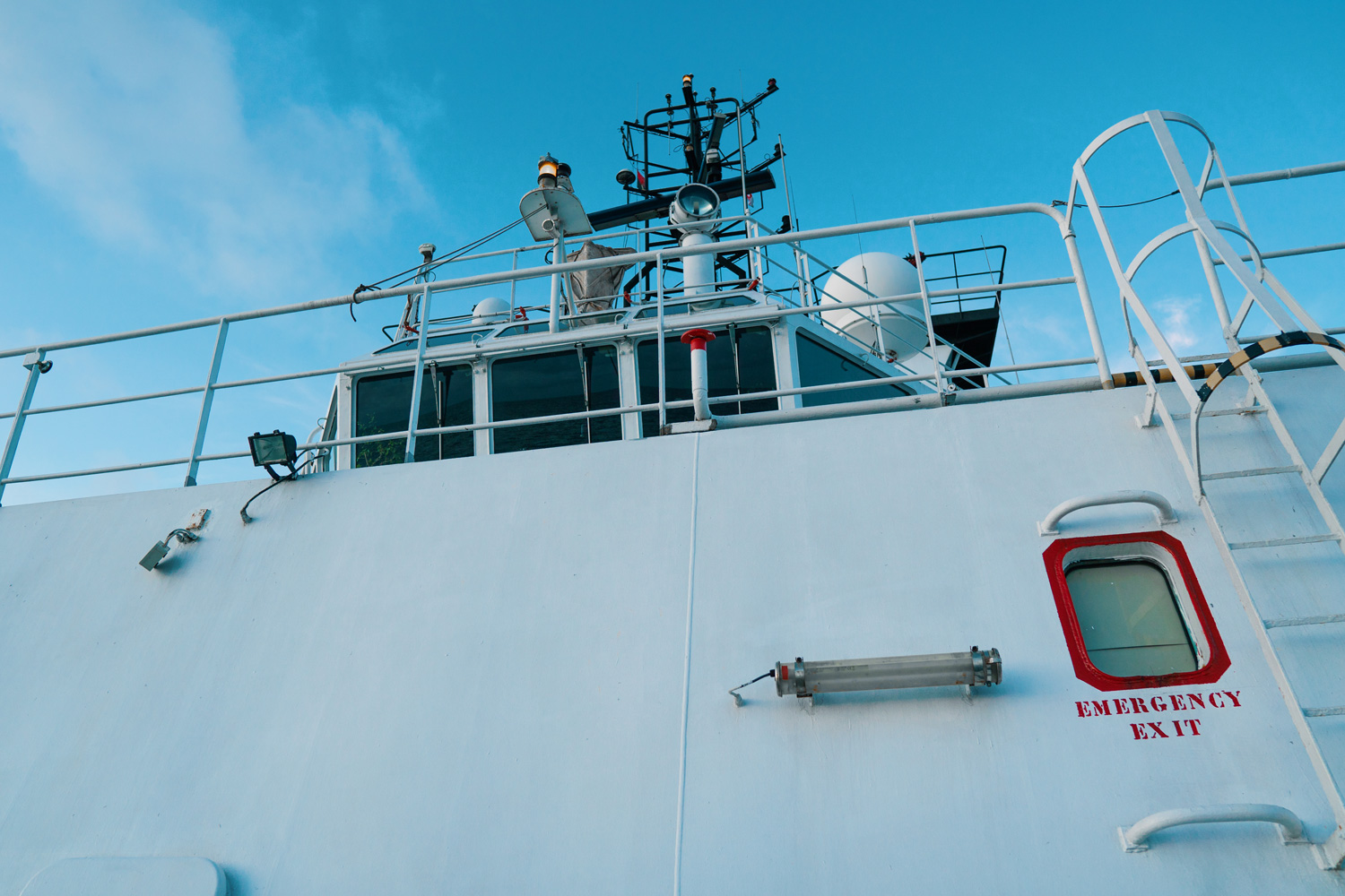 Skreddersydd radar i Ålesund - profesjonell service og oppgradering for fartøy fra Marinelektronikk AS